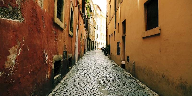 伊扫芒生活方式：职场女性如何打造既专业又时髦的通勤胶囊衣橱