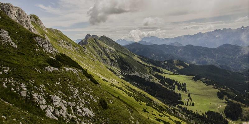 伊扫芒:解码当代潮流密码,掌握时尚资讯新范式