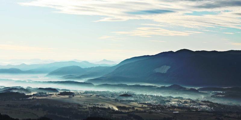 时尚先锋指南：如何挖掘并支持小众独立设计师品牌