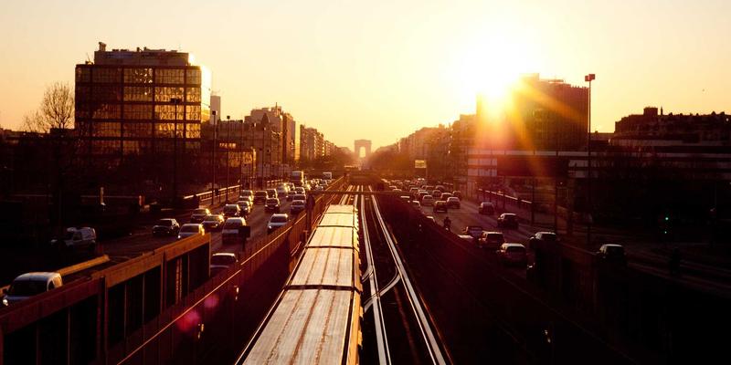 时尚心理学：你的穿搭如何塑造自信与第一印象