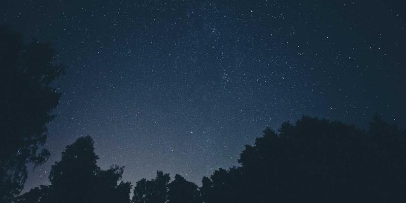 设计革新与穿搭智慧：智能穿戴设备如何重塑时尚科技边界